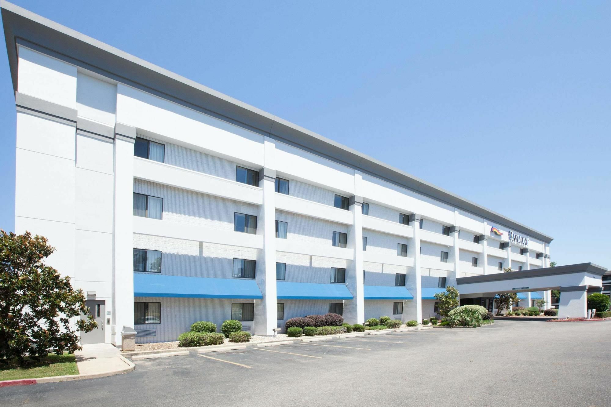 Baymont By Wyndham Texarkana Exterior photo
